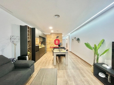 Casa con 3 habitaciones con aire acondicionado en Badalona