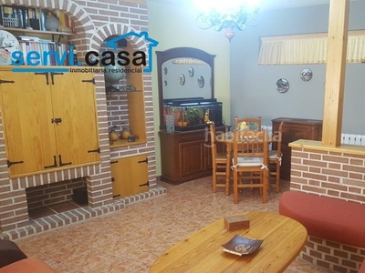 Casa con 3 habitaciones con calefacción y aire acondicionado en Loeches