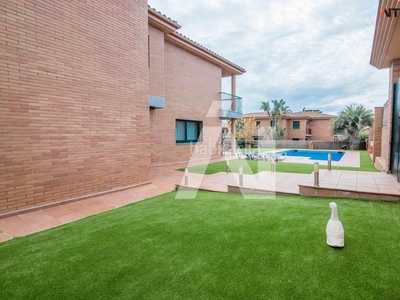 Casa con 5 habitaciones con parking, piscina, calefacción, aire acondicionado y vistas a la montaña en Cabrera de Mar