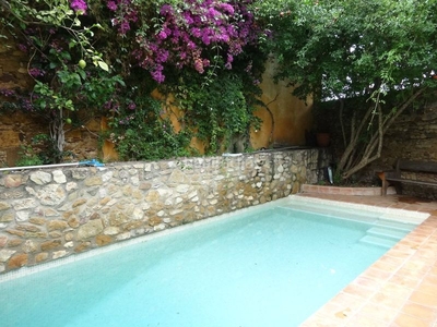 Casa reformada , piscina, jardi en Forallac