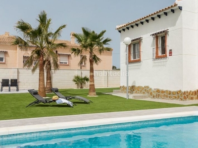 Casa s con terreno y piscina en urbanización el caracolero (el garruchal) en Murcia