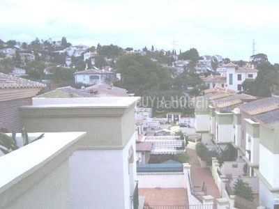 Chalet villa de 4 dormitorios con amplias terrazas en Caleta de Velez