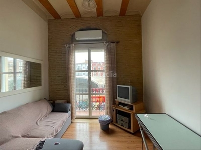 Piso con 3 habitaciones amueblado con calefacción y aire acondicionado en Valencia