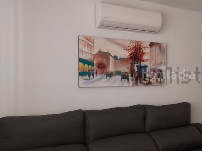 Piso con 3 habitaciones con ascensor y aire acondicionado en Málaga