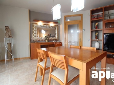 Piso con 4 habitaciones con ascensor, parking, piscina y calefacción en Sabadell