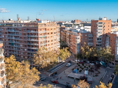 Piso con 5 habitaciones con ascensor y calefacción en Madrid