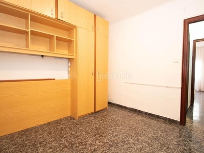 Piso en venta en Can Palet, 3 dormitorios. en Terrassa