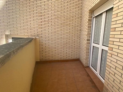 Piso en venta en Zaramaga de 2 habitaciones con terraza y garaje