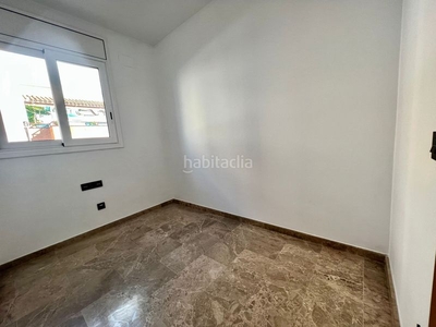Piso tres habitaciones dos baños balcon en Montesa Esplugues de Llobregat