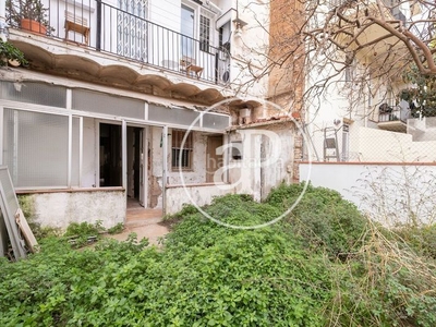 Piso vivienda en venta a reformar y con jardín en la bonanova en Barcelona