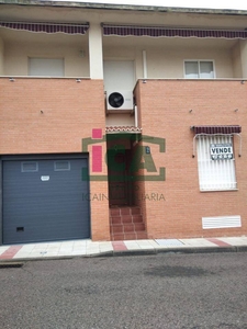 Venta Casa adosada Arroyo de La Luz. 90 m²