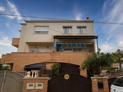 Venta Casa adosada Botarell. Con terraza 198 m²