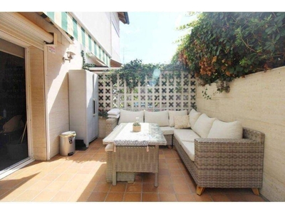 Venta Casa adosada en 315 25 Castelldefels. Con terraza 150 m²