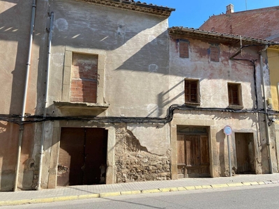 Venta Casa adosada en Avenida catalunya Ivars d'Urgell. A reformar 355 m²