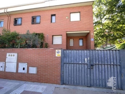 Venta Casa adosada en Avenida DE ESPAÑA Humanes de Madrid. A reformar con terraza 254 m²