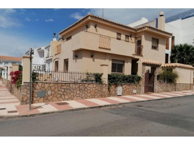 Venta Casa adosada Roquetas de Mar. Buen estado con terraza 240 m²