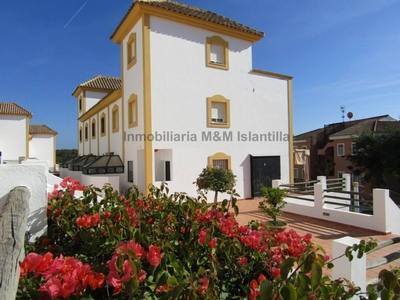 Venta Casa adosada en Calle Cañaveral Lepe. Buen estado con terraza 85 m²