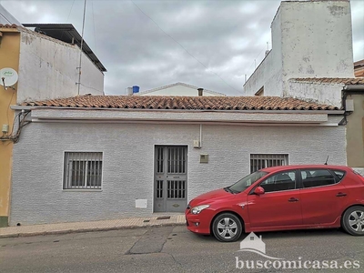 Venta Casa adosada en Calle Casillas de Prieto Linares. Buen estado con terraza 162 m²