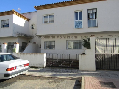 Venta Casa adosada en Calle Luis de Góngora y Argote Isla Cristina. Buen estado con terraza 125 m²