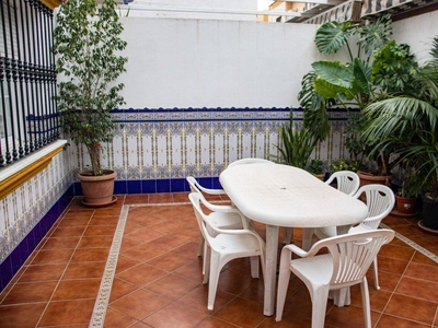 Venta Casa adosada La Rinconada. Con terraza 179 m²