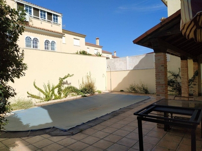 Venta Casa adosada Plasencia. Con terraza 276 m²