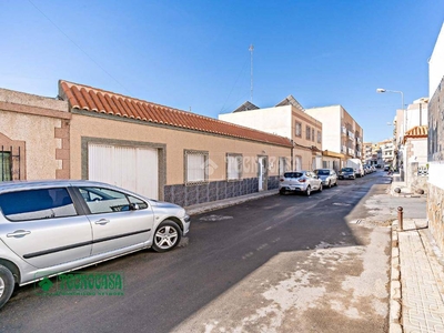 Venta Casa adosada Roquetas de Mar. Plaza de aparcamiento con terraza 141 m²