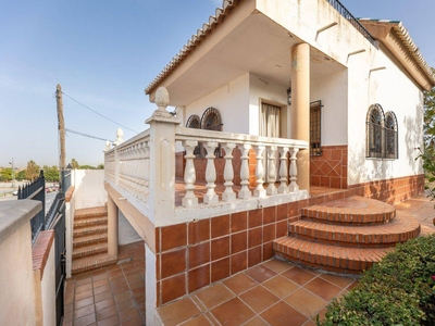 Venta Casa rústica en Chorreras La Zubia. 151 m²