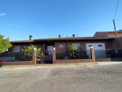 Venta Casa unifamiliar Almenar. 310 m²