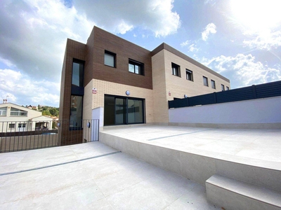 Venta Casa unifamiliar Castellar del Vallès. Con terraza 217 m²