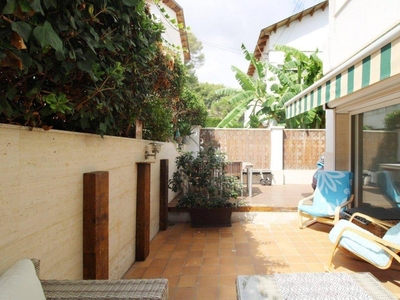 Venta Casa unifamiliar Castelldefels. Con terraza 150 m²