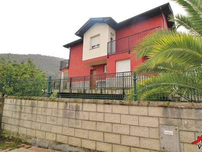 Venta Casa unifamiliar Castro Urdiales. Con balcón 180 m²