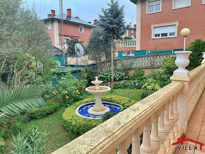 Venta Casa unifamiliar Castro Urdiales. Con balcón 350 m²