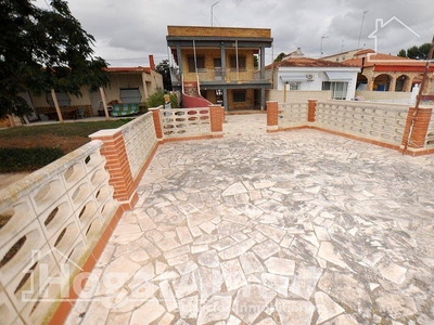 Venta Casa unifamiliar Chiva. Con terraza 219 m²
