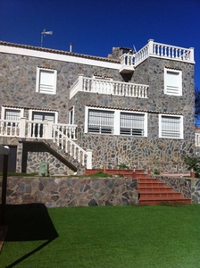 Venta Casa unifamiliar Chiva. Con terraza 360 m²