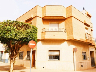Venta Casa unifamiliar El Ejido. Con terraza 257 m²