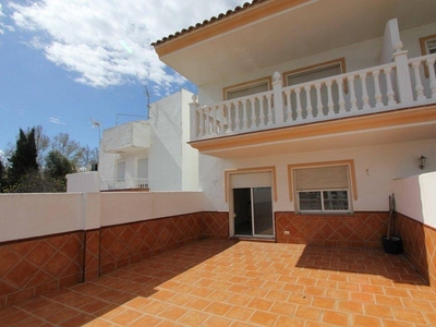 Venta Casa unifamiliar Fuengirola. Con terraza 170 m²