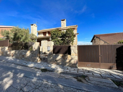 Venta Casa unifamiliar Guadalix de la Sierra. Con balcón 266 m²