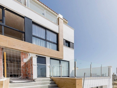 Venta Casa unifamiliar Guardamar del Segura. Con terraza 130 m²