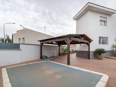 Venta Casa unifamiliar Huétor Vega. Con terraza 190 m²