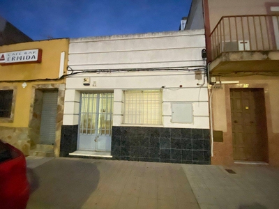 Venta Casa unifamiliar en Alfonso Xiii Badajoz. 105 m²