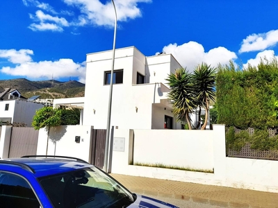 Venta Casa unifamiliar en Calle calipso Benalmádena. Buen estado con terraza 453 m²