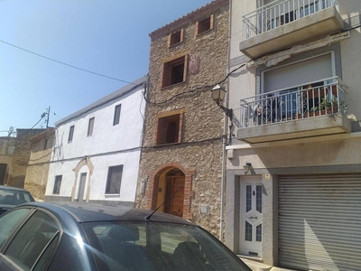 Venta Casa unifamiliar en Calle Del Pou Albinyana. Buen estado 174 m²