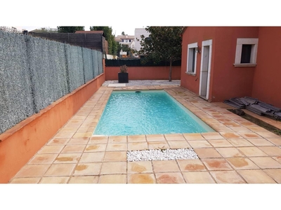 Venta Casa unifamiliar en Calle Font dels Canyers 12 Palamós. Buen estado con terraza 270 m²