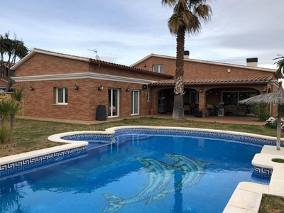 Venta Casa unifamiliar en Calle Garbi Cabrera de Mar. Buen estado con terraza 545 m²