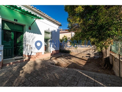 Venta Casa unifamiliar en Calle Ignacio Fuster Pinto. A reformar con terraza 197 m²
