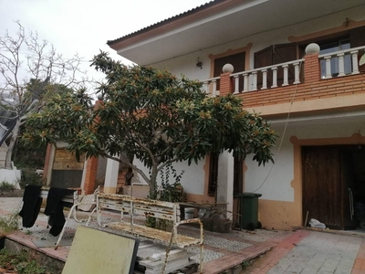 Venta Casa unifamiliar en Calle LES BAUMES Sant Llorenç Savall. A reformar con terraza 889 m²