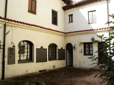 Venta Casa unifamiliar en Calle Plaza mayor Torrelaguna. A reformar con terraza 565 m²