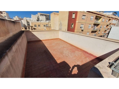 Venta Casa unifamiliar en Calle Ramos Almería. Buen estado con terraza 192 m²