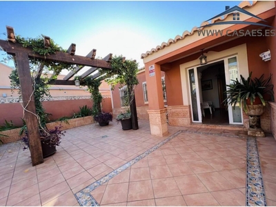 Venta Casa unifamiliar en Calle Rancho Roquetas de Mar. Buen estado con terraza 400 m²