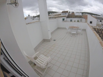 Venta Casa unifamiliar en Calle vendimia Lucena. Buen estado con terraza 570 m²